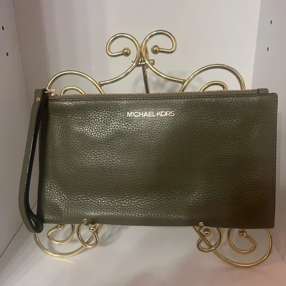 Michael Kors Clutch - Picture 3 of 8